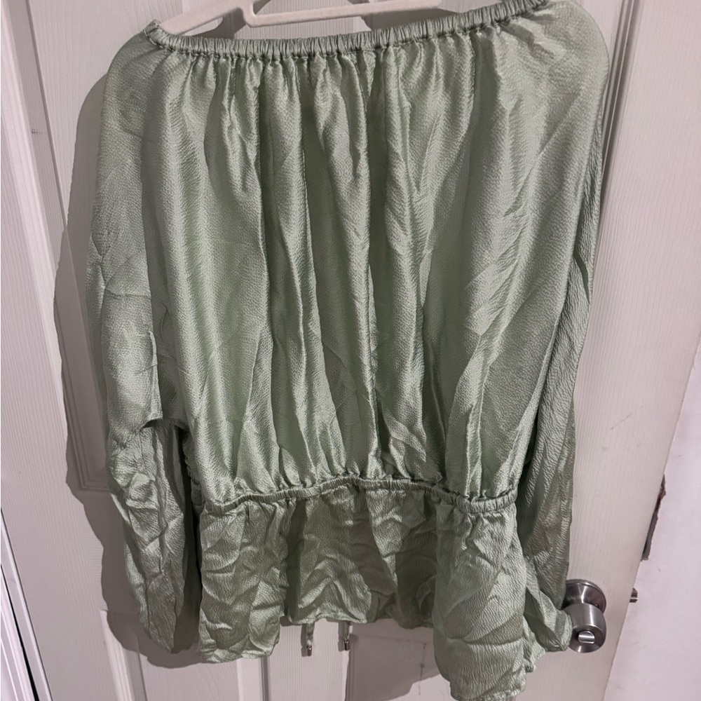 Roller Rabbit 100% Silk Peasant Top Size Large - Picture 9 of 12